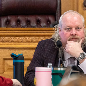 La Cámara de Representantes y el Senado de Kansas llegan a un acuerdo para eliminar la matrícula universitaria estatal para estudiantes inmigrantes calificados.