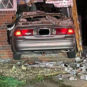 Hombre de Garden City es detenido por conducir bajo los efectos del alcohol y chocar contra una vivienda