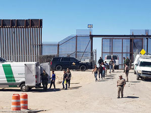 Las detenciones de extranjeros en frontera suroeste de EEUU descienden a niveles de 1970