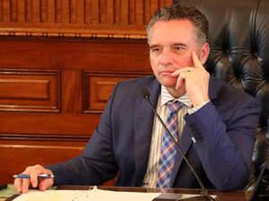 El Senado de Kansas obtiene las firmas necesarias de una petición republicana para convocar una sesión legislativa especial