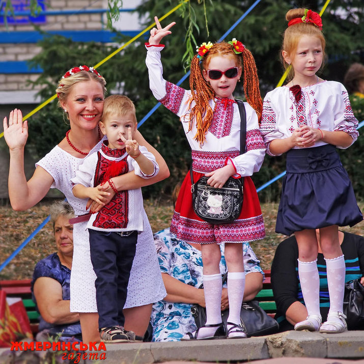 ПІДТРИМАЙ ПАТРІОТИЧНИЙ ДУХ – ОДЯГНИ ВИШИВАНКУ!