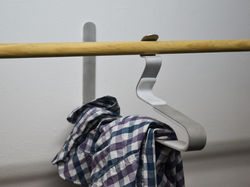 Clothes hanger