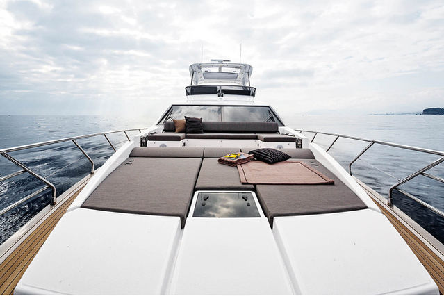 68 azimut residence yacht club Cerulean 2.jpg