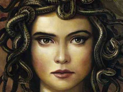 MEDUSA: GÖLGENİN KRALİÇESİ VE BAKIŞIN LANETİ