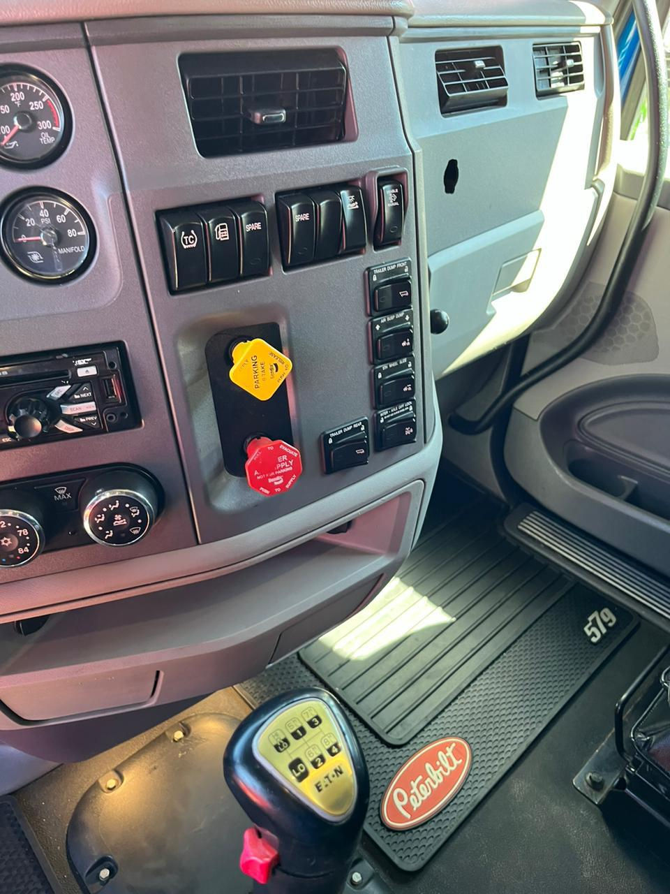 Miniatura: PETERBILT 579 2016