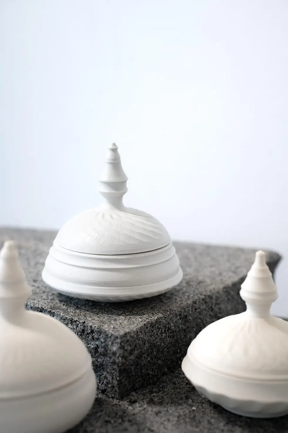 תמונה ממוזערת: Porcelain Keepsake Box, Handmade Lidded Box