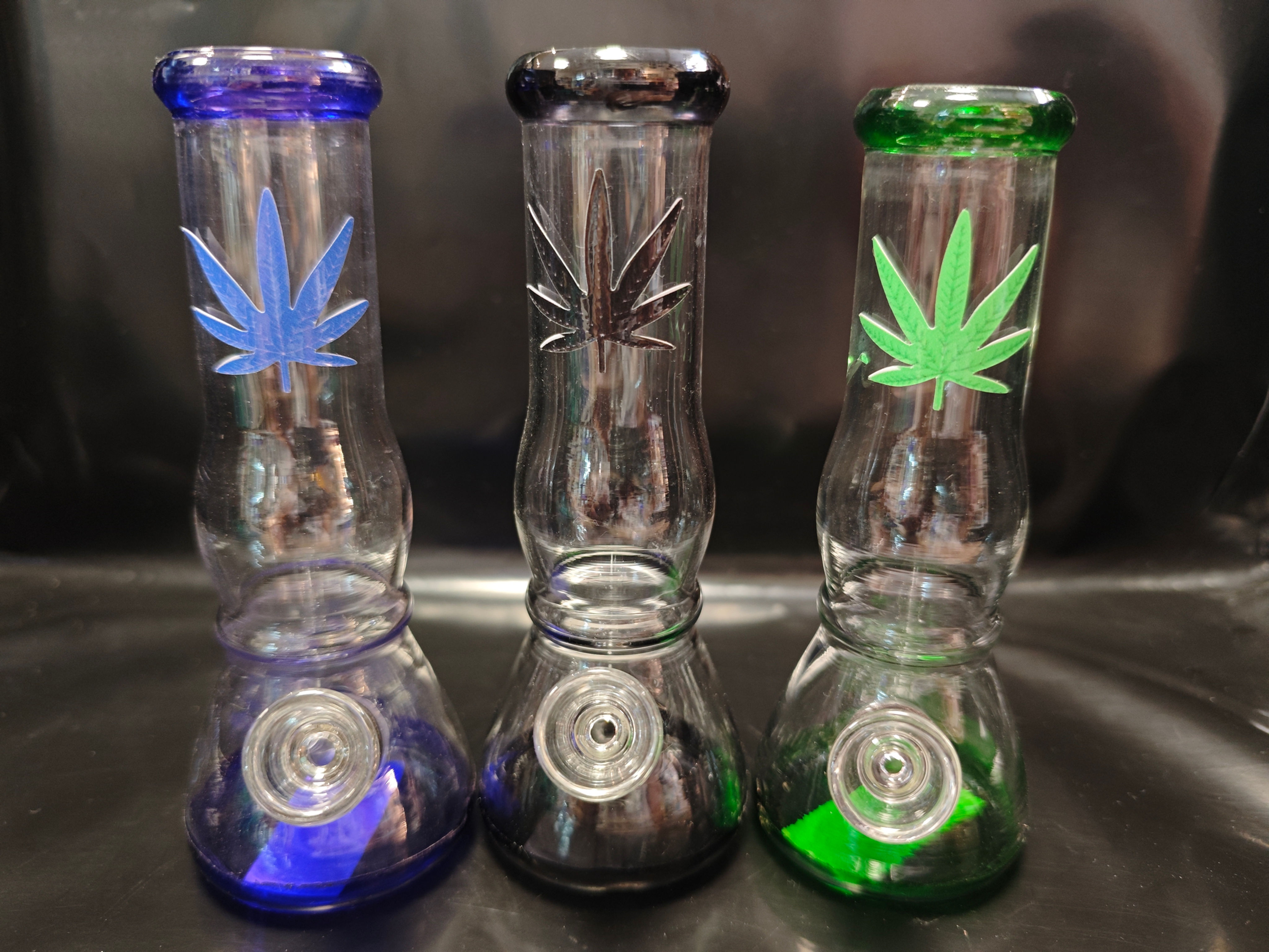 12CM GLASS BONG COLOUR BASE