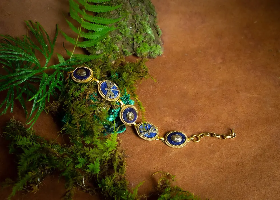 Thumbnail: Creature Cameo Link Bracelet