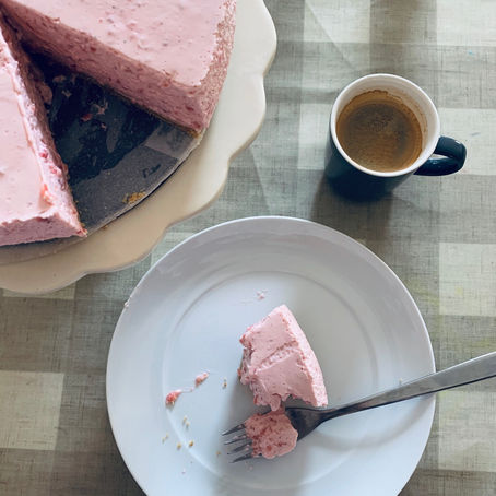 mum's strawberry yoghurt pie