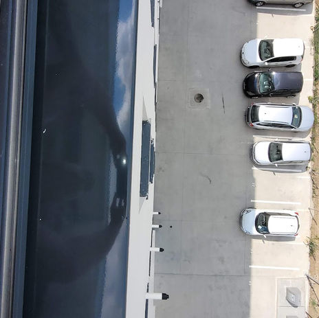 Cu pervazuri din aluminiu, locuința ta va avea un plus de eleganță și protecție. Sunt soluția ideală pentru ferestre durabile și un design sofisticat.

Pervazurile din aluminiu sunt rezistente la umiditate și ușor de întreținut. Acestea oferă un aspect modern și se potrivesc perfect în orice decor.

Alege pervazuri din aluminiu pentru o casă protejată și elegantă. Acestea sunt disponibile în multiple finisaje și nu necesită întreținere frecventă.

