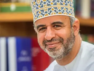 زهران القاسمي: "الضوء والشهرة آنيان، والمشاريع هي التي تحاول الخروج واثبات نفسها هي الباقية ..."