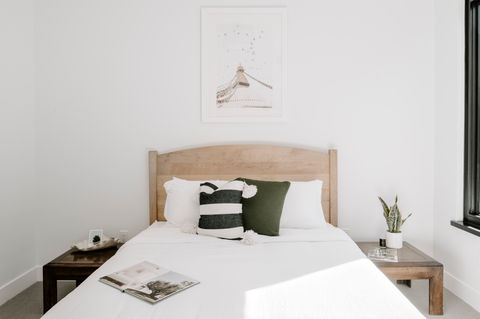 Solid Maple Solid Arch Queen Bed