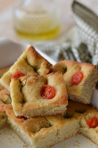 Focaccia de Tomate e Alecrim