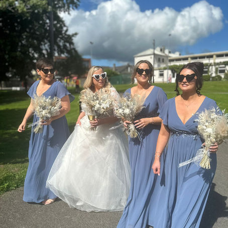 Siobhan & John’s Relaxed Summer Wedding