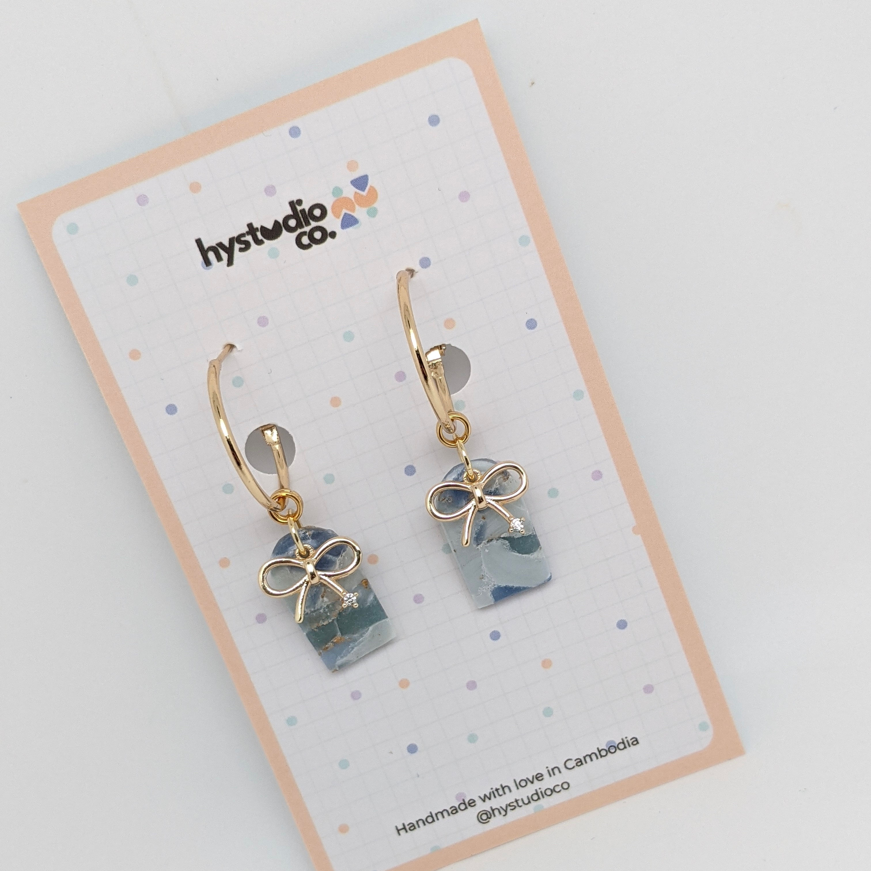 Blue Stone with Bow Hoop