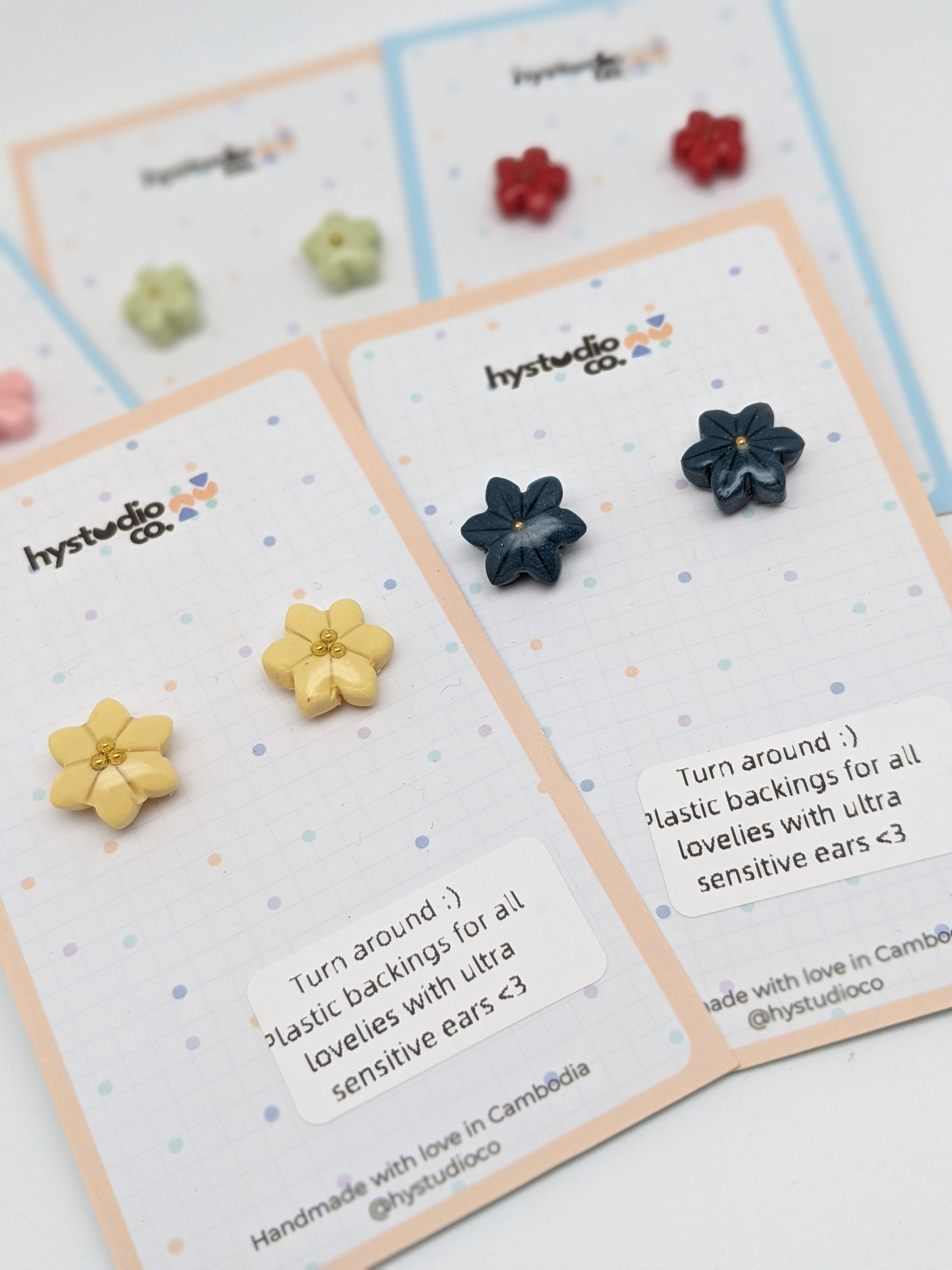 Ultra-sensitive plasic backing Mini earrings