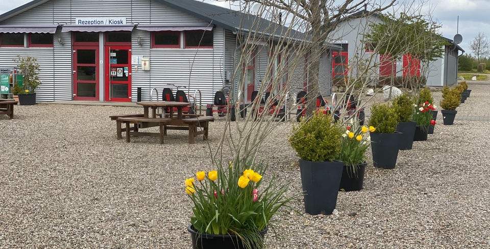 Einfahrt und Rezeption