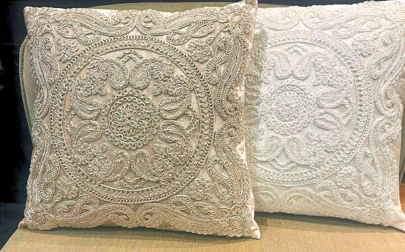 כריות 45/45 ס"מ בצבעים שונים 04082507