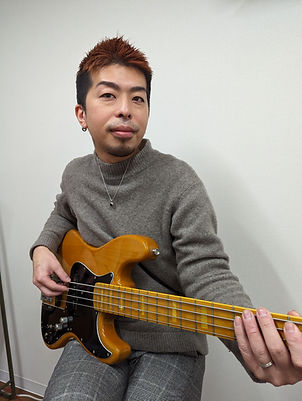 ベース講師 関谷真五(セキヤシンゴ)先生