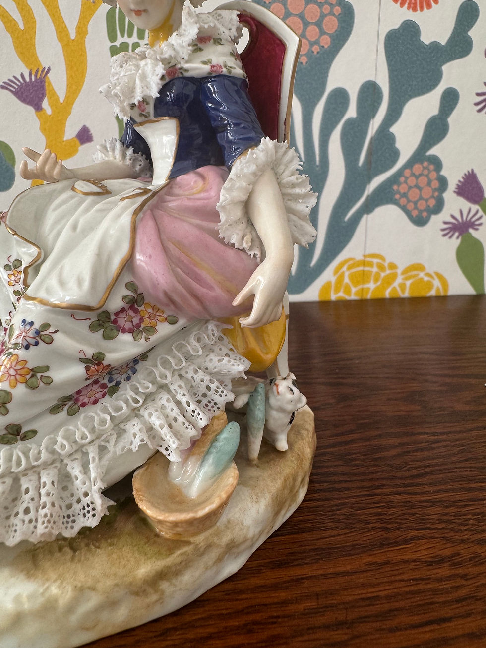 Miniaturbild: Älteste Volkstedter Porzellan-Manufaktur  Porzellanfigur Dame mit Katze