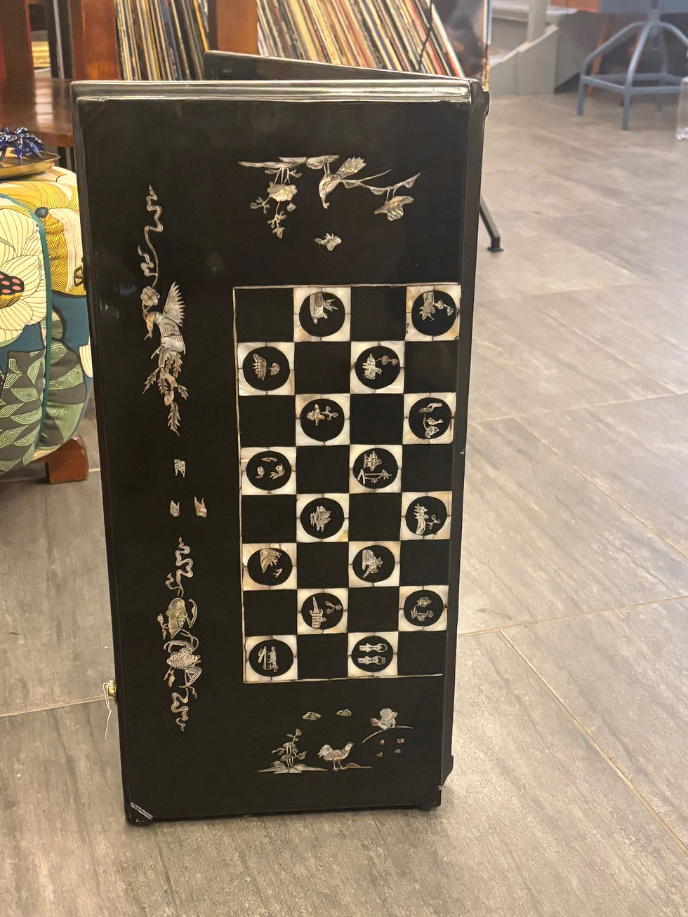 Miniaturbild: Chinesisches Schachbrett / Backgammon 64 cm mit eingelegtes Perlmutt 70er Jahre