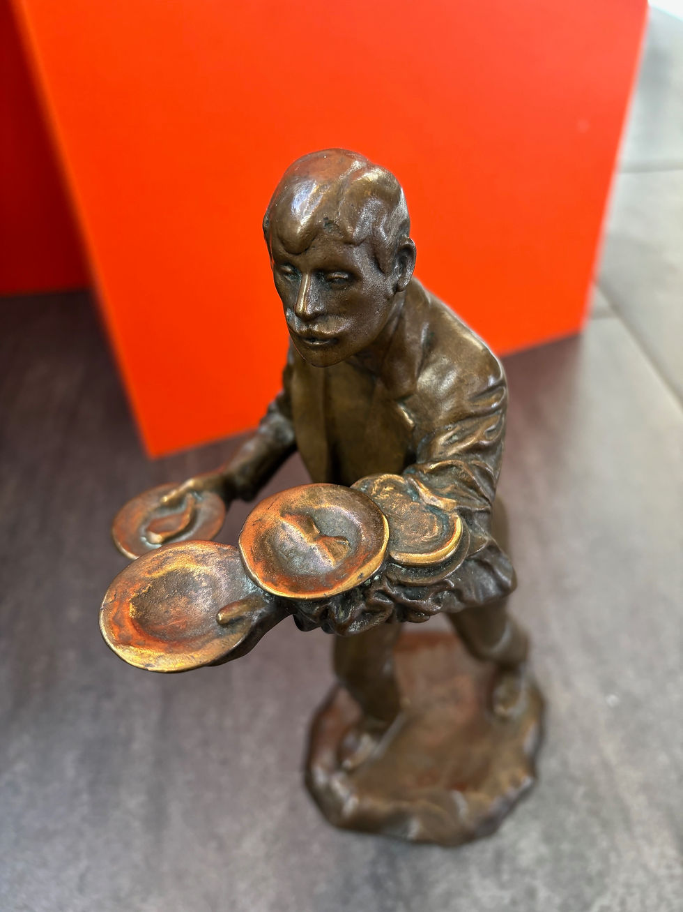 Miniaturbild: Josef Engelhart Bronzefigur Kellner