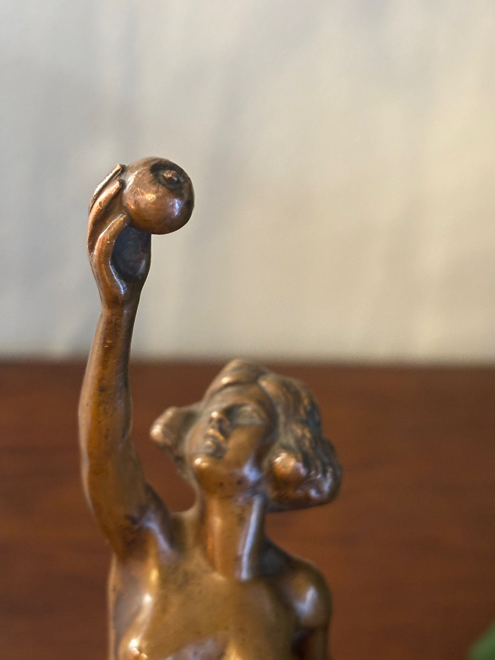 Miniaturbild: Bronzefigur eines Frauenakts - Eva, Maugsch  1925