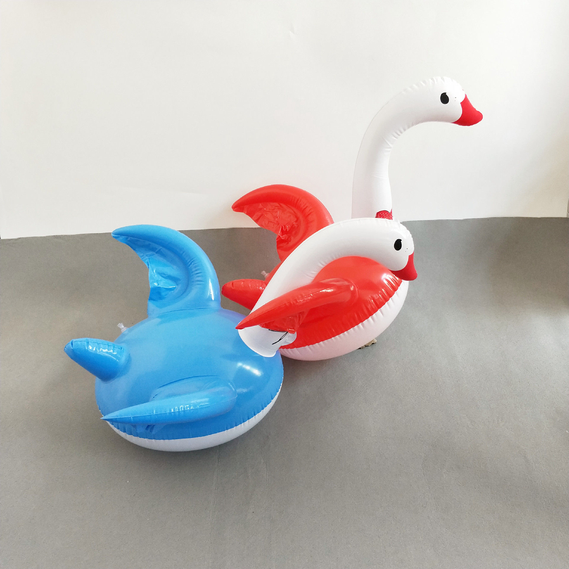 Kids Inflatable Toys Simulation Swan Toy Creative Funny Tumbler Swan Toy PVC In