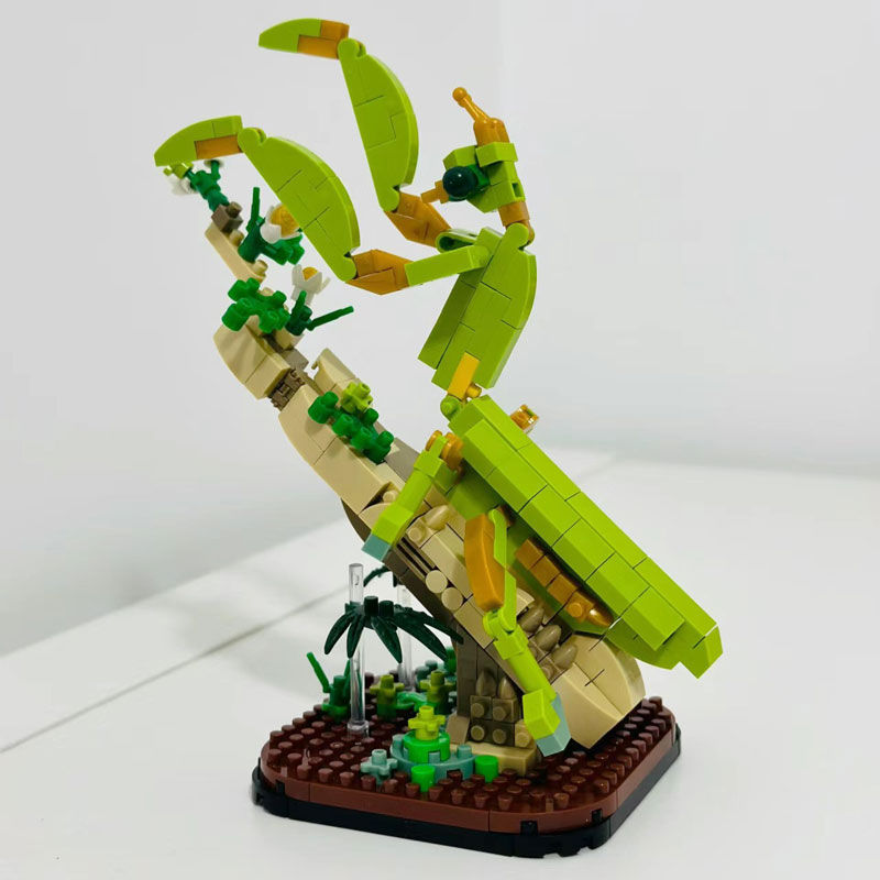 Thumbnail: Creative Animal Insect Butterfly Mantis Beetle Micro Building Blocks Biological