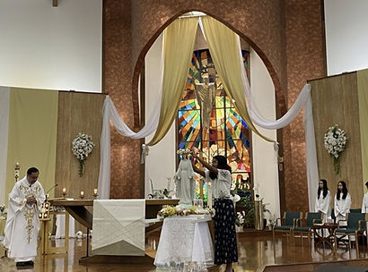 May Crowning 3.jpg