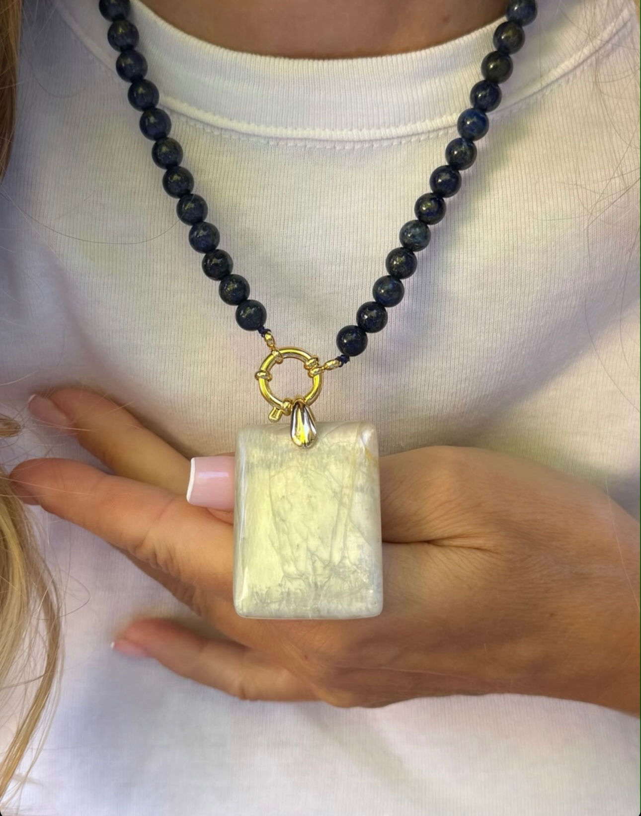 Collier de Pierres en Lapis Lazuli Calibre 6mm (pendentif vendu sépa