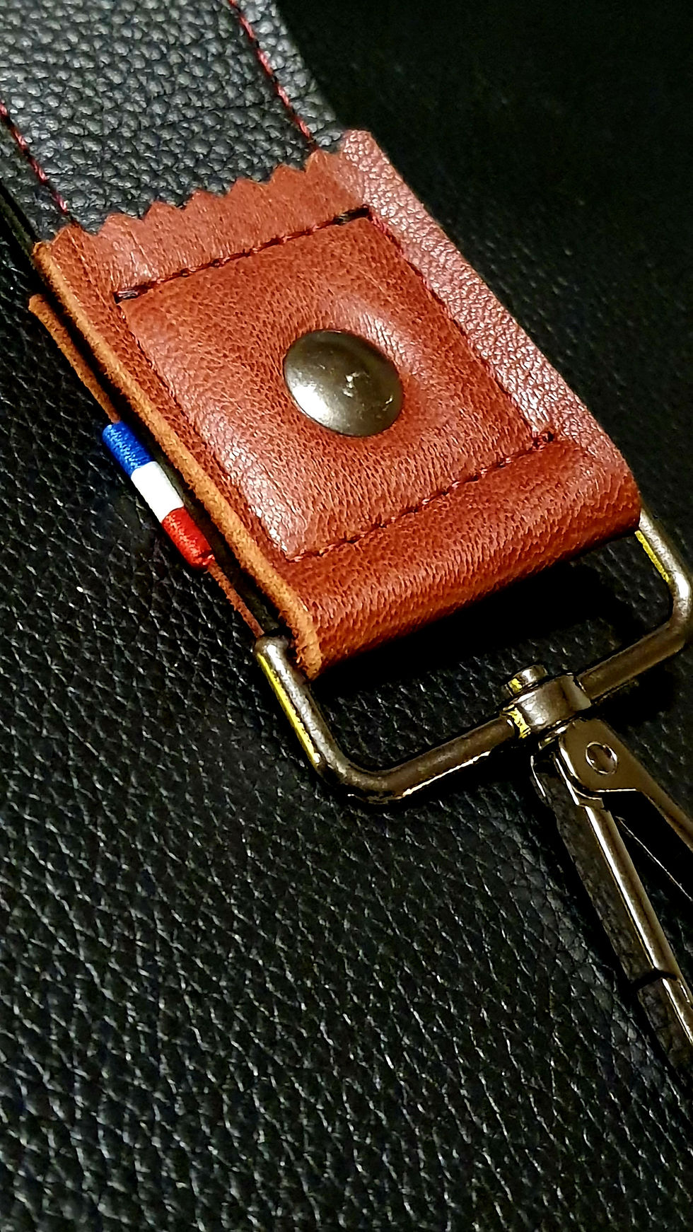 Miniature : Lanière chic ⚫️ cuir cousu
