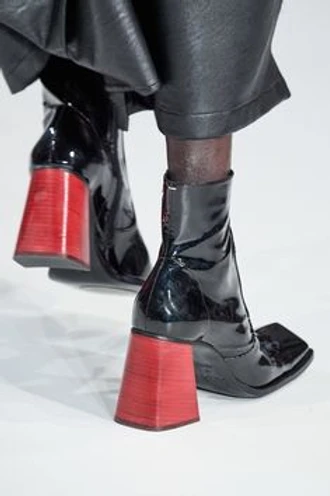 Punta Quadrata Ai Nostri Piedi Dagli Anni 90 Al Folle Futurismo