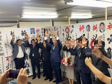 #狛江市長選挙 は自民党推薦の #松原としお市長 が3度目の当選を果たされました。