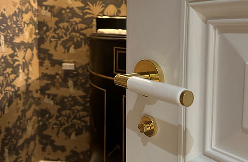 Arbor lever handle with turnpiece and emergency release