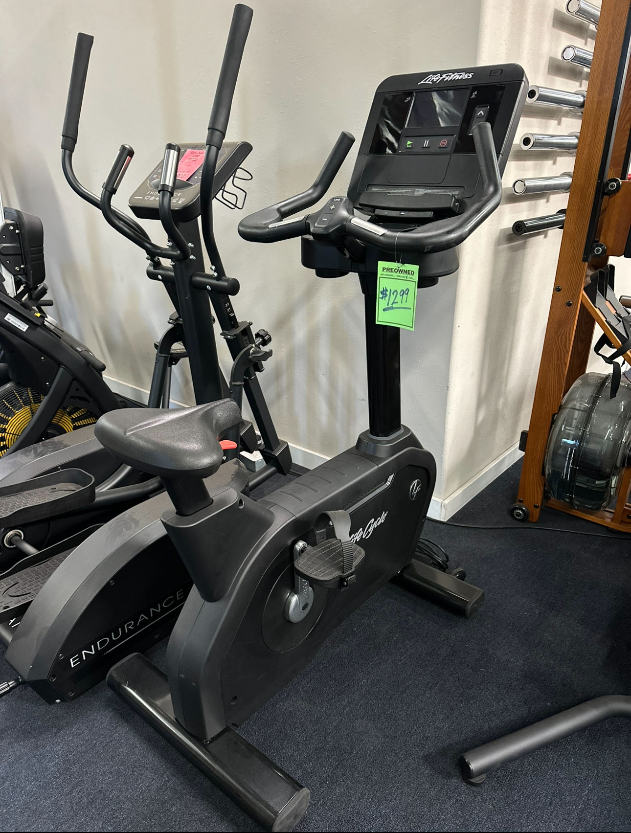 Life Fitness Integrity upright bike
