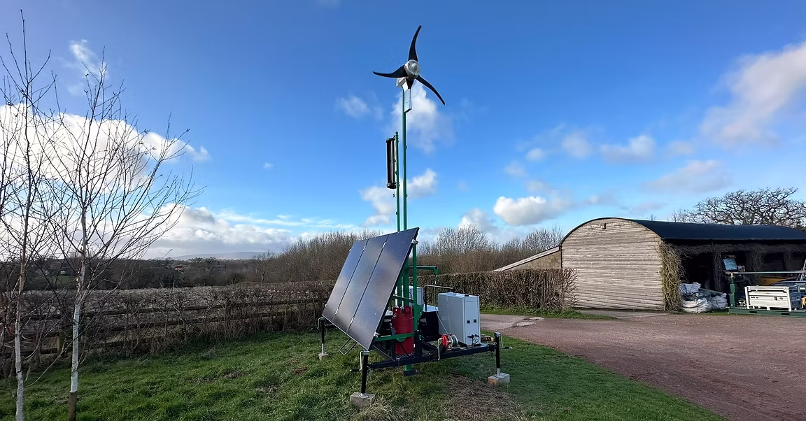 Wind & solar power for Starlink