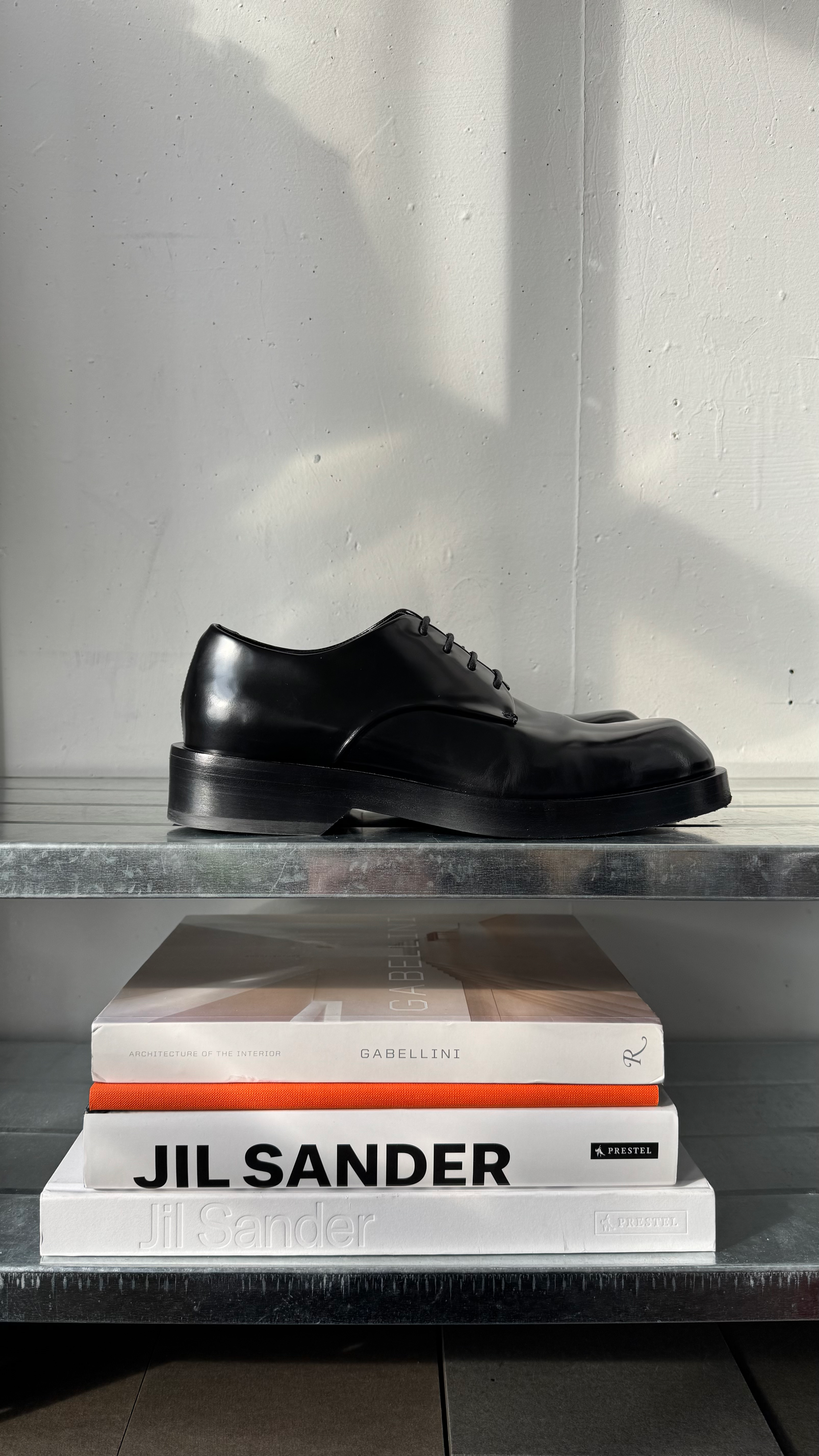 CHUNKY SOLE LACE-UPS