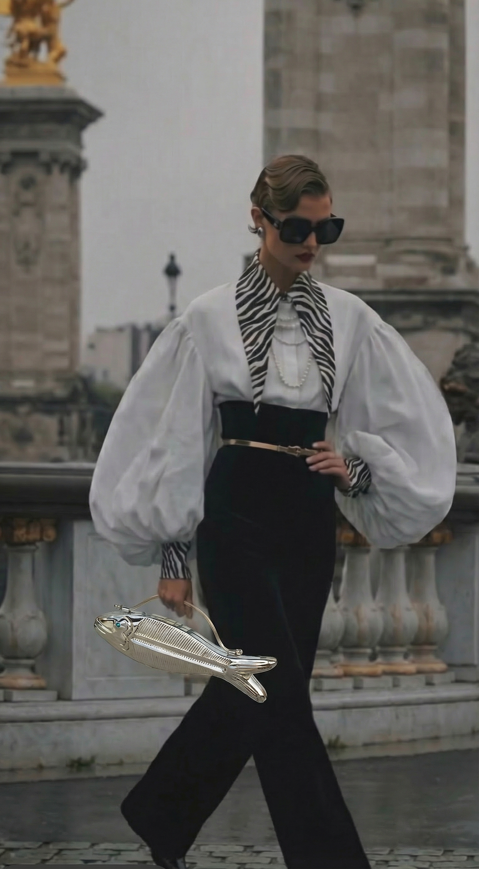 Thumbnail: Sardina Sculptured Metallic Clutch
