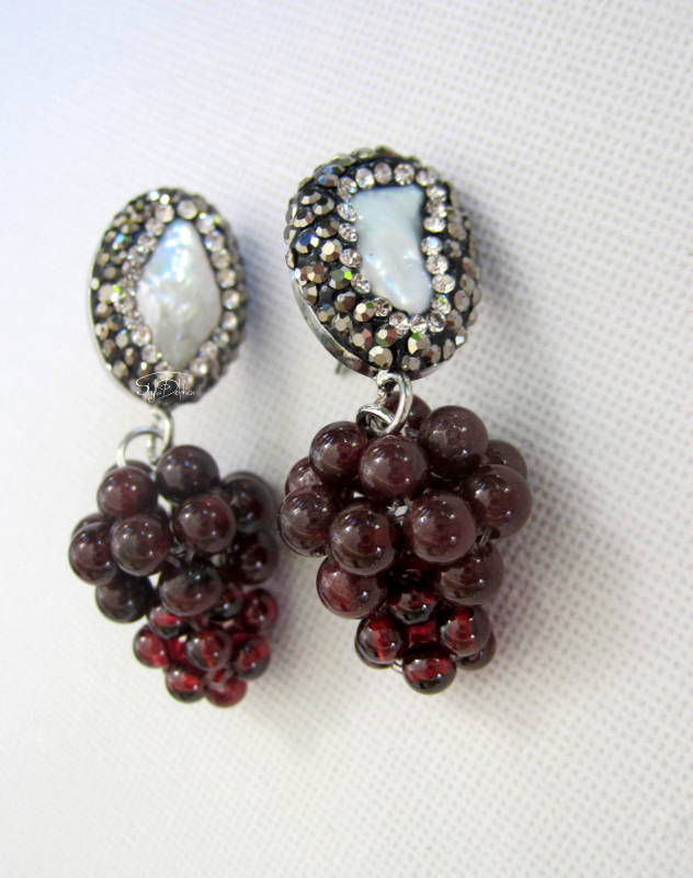 Miniatura: Pearl & Garnet  Chandelier Earrings