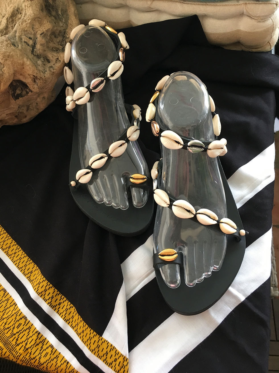 Miniature : Coquillages sur sandales en cuir "Sirene"