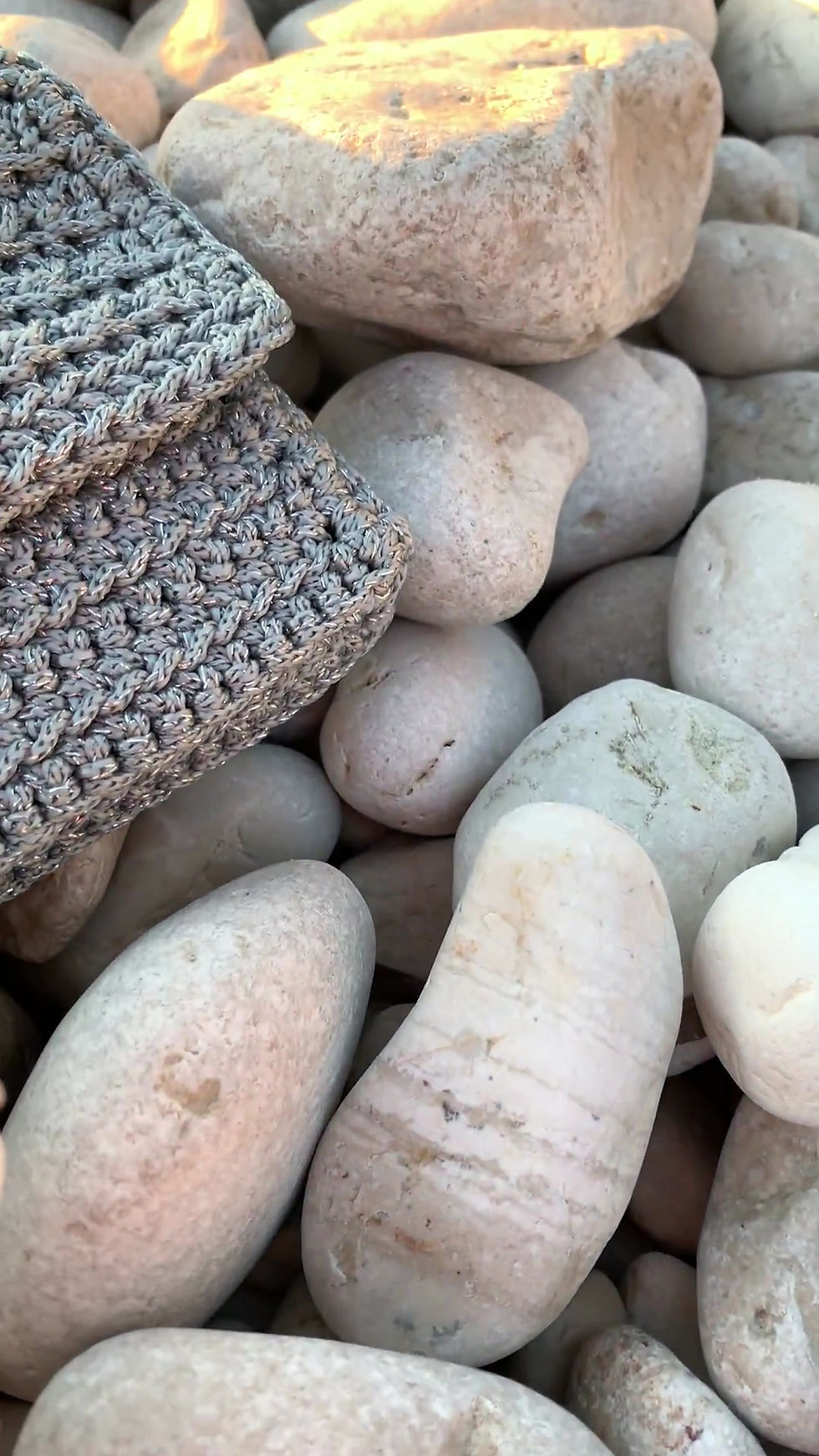 Thumbnail: Ivory Handwoven clutch with Pearl handle  “Kallos III”