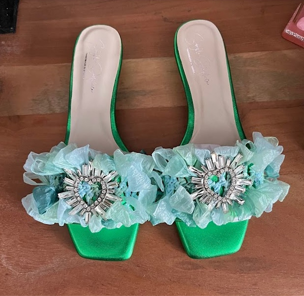 Thumbnail: Anatomic Sole Raffia Green Metallic Handwoven sandals  "HEART"