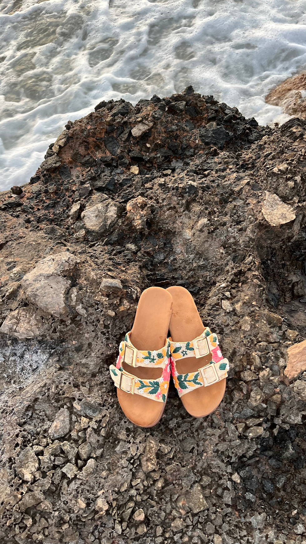 Thumbnail: Paloma White - Embroidered Fussbett with Raffia flower pattern
