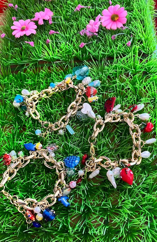 Thumbnail: Pearls and glass fruits