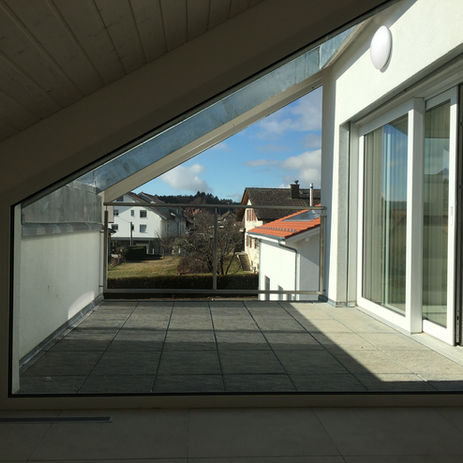 Fenêtres PVC à Gimel (canton de Vaud) – fourniture et pose dans un immeuble, réalisées par BAU-SS Sàrl.