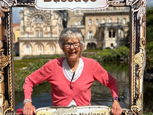 🌿 Coping With Balance Problems As You Age. Courage, Falls and Everyday Adaptations