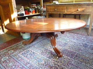 Oval Mahogany Coffee Table.