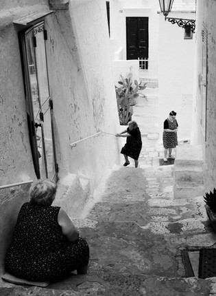robert-bonk_three-women-on-ostuni-steps-ostuni-italy-2021.jpeg