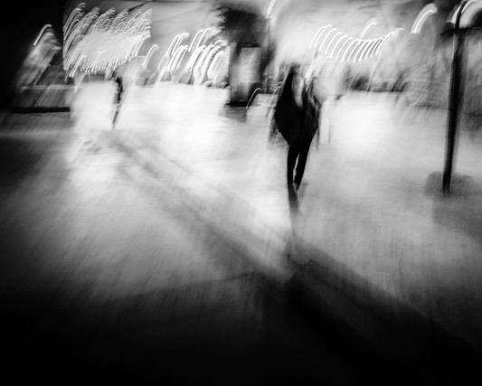 ixi_woman-in-souk.jpg